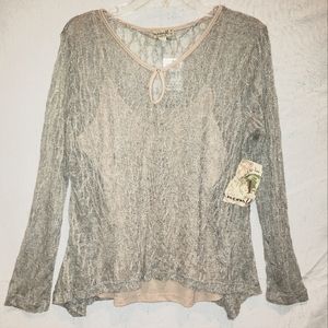 One world metallic inlay top